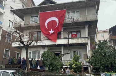 Yalova’da şehit olan polis memurunun Düzce’deki baba ocağına acı haber ulaştı