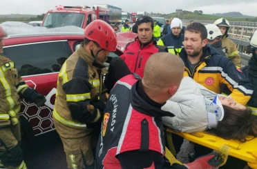 Yalova’da tır otomobille çarpıştı: 4 yaralı 