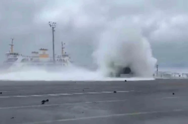 Yalova’daki fırtınadan çarpıcı görüntüler 