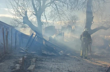 Yanan ev kullanılamaz hale geldi