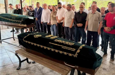 Yangında hayatını kaybeden anneanne torun son yolculuğuna uğurlandı 