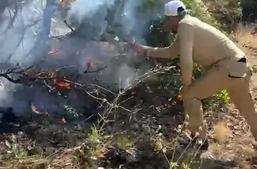 Yangını söndürdüler, iş kıyafetleriyle düğünde halay çektiler
