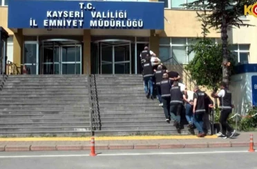 Yapay zekalı sınav sahteciliğine 6 ilde operasyon: 20 gözaltı 