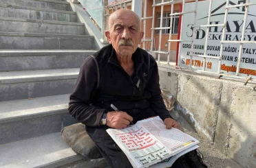 Yarım asırdır her gün bulmaca çözüyor 