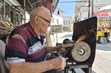 Yarım asırlık dükkanın büyük derdi: "Elimizden her iş geliyor, ama çırak gelmiyor!" 