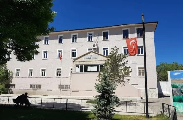 Yarım asırlık Tutak Hükümet Konağına duygusal veda 