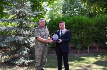 YAŞ kararıyla emekliye ayrılan Tümgeneral Ataç’tan Vali Aydoğdu’ya veda ziyareti 