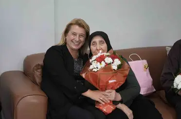 Yaşlılar gününde anlamlı ziyaret
