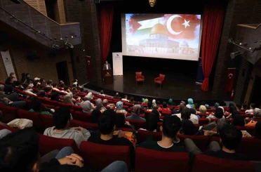Yeni akademik yılın ilk derslerinde Gazze konuşuldu 
