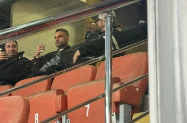 Yeni transfer Deniz Türüç’ten tribünde ilk destek!