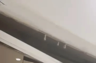 Yeni yapılan binada tavan çöktü: O anlar kamerada 