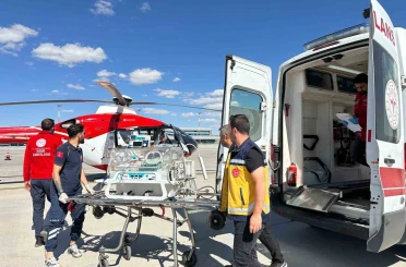 Yenidoğan hasta için helikopter ambulans havalandı 