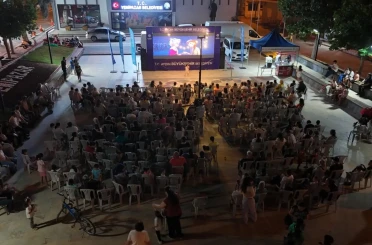 Yenipazar’da çocuklar açık hava sinemasında buluştu 