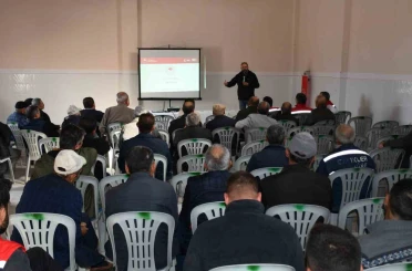 Yenipazar’da üreticiler şap hastalığıyla mücadele konusunda bilgilendirildi 