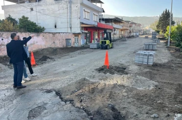 Yenipazar’da yol ve kaldırım çalışmaları sürüyor 