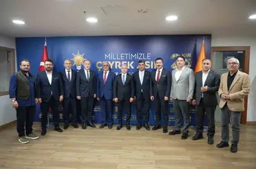 Yenişehir’de iki meclis üyesi daha Ak Parti saflarına katıldı
