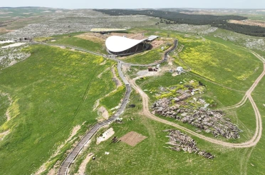 Yeşile bürünen Göbeklitepe havadan görüntülendi 