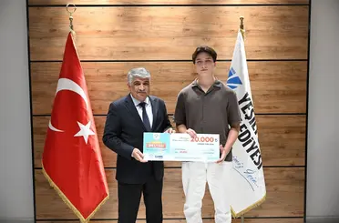 Yeşilyurt Belediyesi’nden YKS derecesi yapan 31 öğrenciye başarı ödülü
