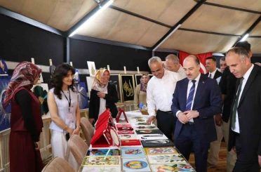 Yıl sonu emekleri görücüye çıktı 