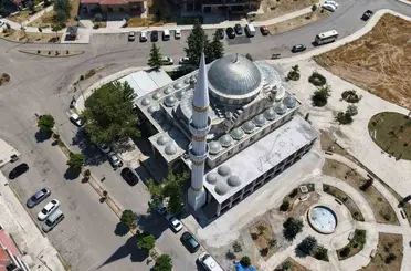 Yıldırımın yıktığı minare yeniden inşa edildi
