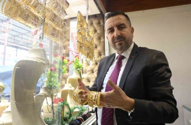 Yılların sarrafı altının gram fiyatının 6 bin TL’yi bulacağının sinyalini verdi 