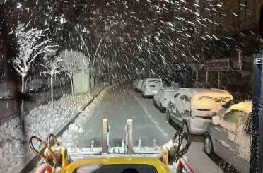 Yoğun kar Mardin’i beyaza bürüdü 