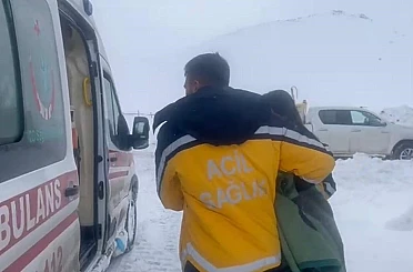 Yoğun kar ve zorlu şartlara rağmen hayat kurtaran müdahale 