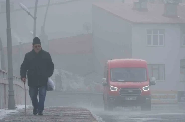 Yoğun sis sonrası kent adeta kayboldu 