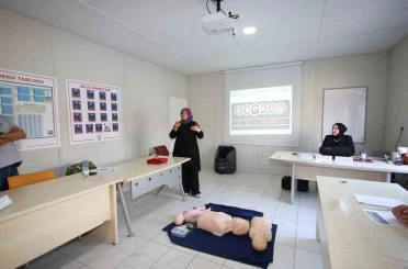 Yol ve bakım personeline ilk yardım eğitimi 