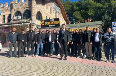 Yol ve kavşak düzenlemesinde ’müşteri kaybı’ endişesi esnafı sokağa döktü 