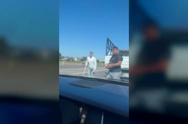 Yol verme tartışmasında sopalı saldırıdan kaçarak kurtuldular 