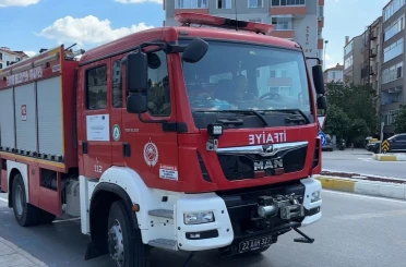 Yoldan çıkan otomobil tarlaya uçtu: 2 yaralı 
