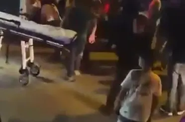 Yolun karşısına geçerken otomobil çarptı: 1’i ağır 2 yaralı