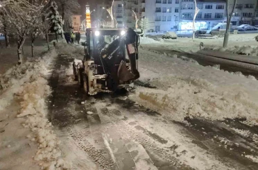 Yozgat beyaza büründü, belediye ekipleri harekete geçti 