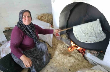 Yozgat’ın vazgeçilmez lezzeti yufka ekmek mesaisi başladı 