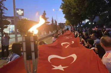 Yozgatlılar Demokrasi ve Milli Birlik Günü’nde meydanı doldurdu 