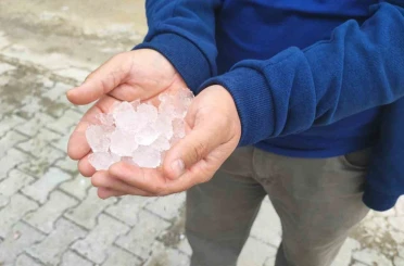 Yozgat’ta dolu tarım alanlarını vurdu, köylüler afet bölgesi ilanı istedi 