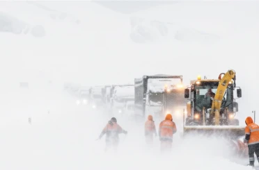Yüksekova-Şemdinli kara yolu tipi nedeniyle ulaşıma kapatıldı 