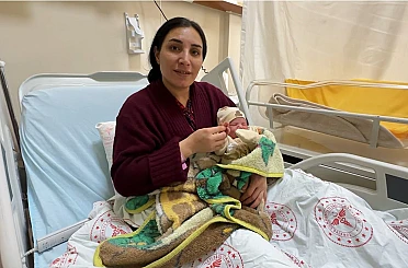 Yüksekova’da 2026’nın ilk bebeği "Rojevin" oldu 