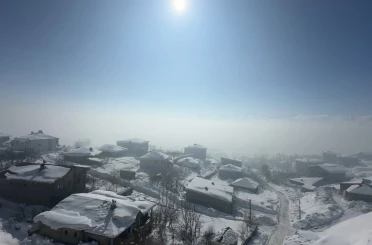 Yüksekova’da buz sarkıtları 3 metreyi aştı 