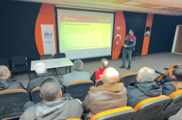 Yüksekova’da hayvan nakliyecileri ve celeplere ’refah’ eğitimi 