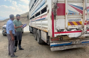 Yüksekova’da hayvan sağlığı için yol kontrolleri sürüyor 