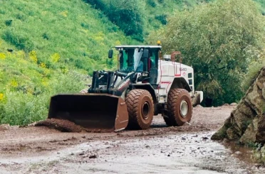 Yüksekova’da heyelan: Mezra yolu ulaşıma kapandı 