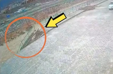 Yüksekova’da istinat duvarı çöktü 