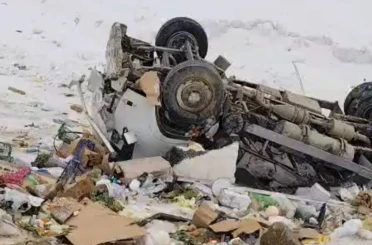 Yüksekova’da kamyonet şarampole yuvarlandı: 1 kişi yaralandı 