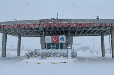 Yüksekova’da kar yağışı ve sis ulaşımı aksatıyor 