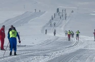 Yüksekova’da "Kayaklı Koşu Barış ve Kardeşlik 1. Etap yarışması" heyecanı 
