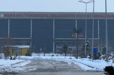 Yüksekova’da olumsuz hava şartları ulaşımı etkiledi 