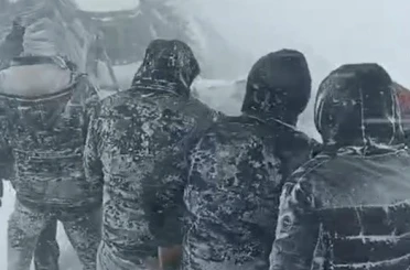 Yüksekova’da taziyeye gidenler fırtınaya yakalandı 