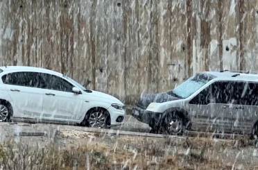 Yüksekova’da yoğun kar yağışı: Sınırda bulunan Çobanpınar köyünün yolu karla kaplandı 